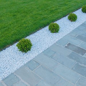 Percorso verde in giardino