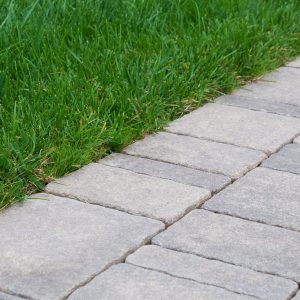 pavimentazione in pietra in giardino