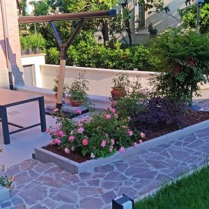 aiuola-giardino-fiori